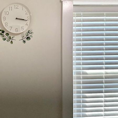 2Br 1.5Ba Full Kitchen Private Guest House - Free Parking - Central Location Vancouver Eksteriør bilde