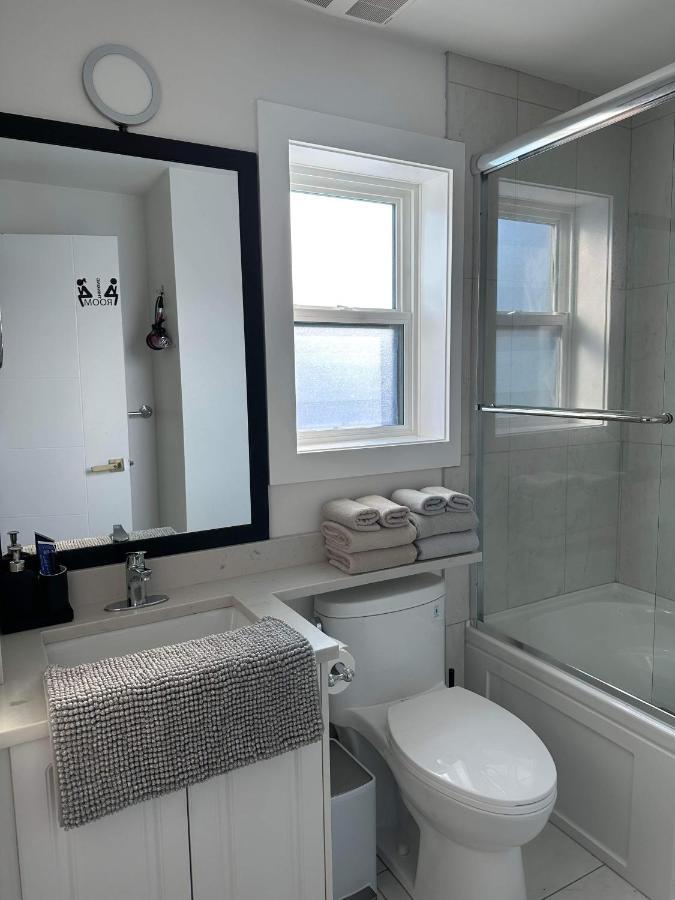 2Br 1.5Ba Full Kitchen Private Guest House - Free Parking - Central Location Vancouver Eksteriør bilde