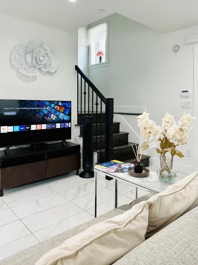 2Br 1.5Ba Full Kitchen Private Guest House - Free Parking - Central Location Vancouver Eksteriør bilde